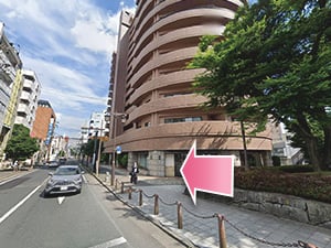 ⑭しばらくまっすぐ進みます。